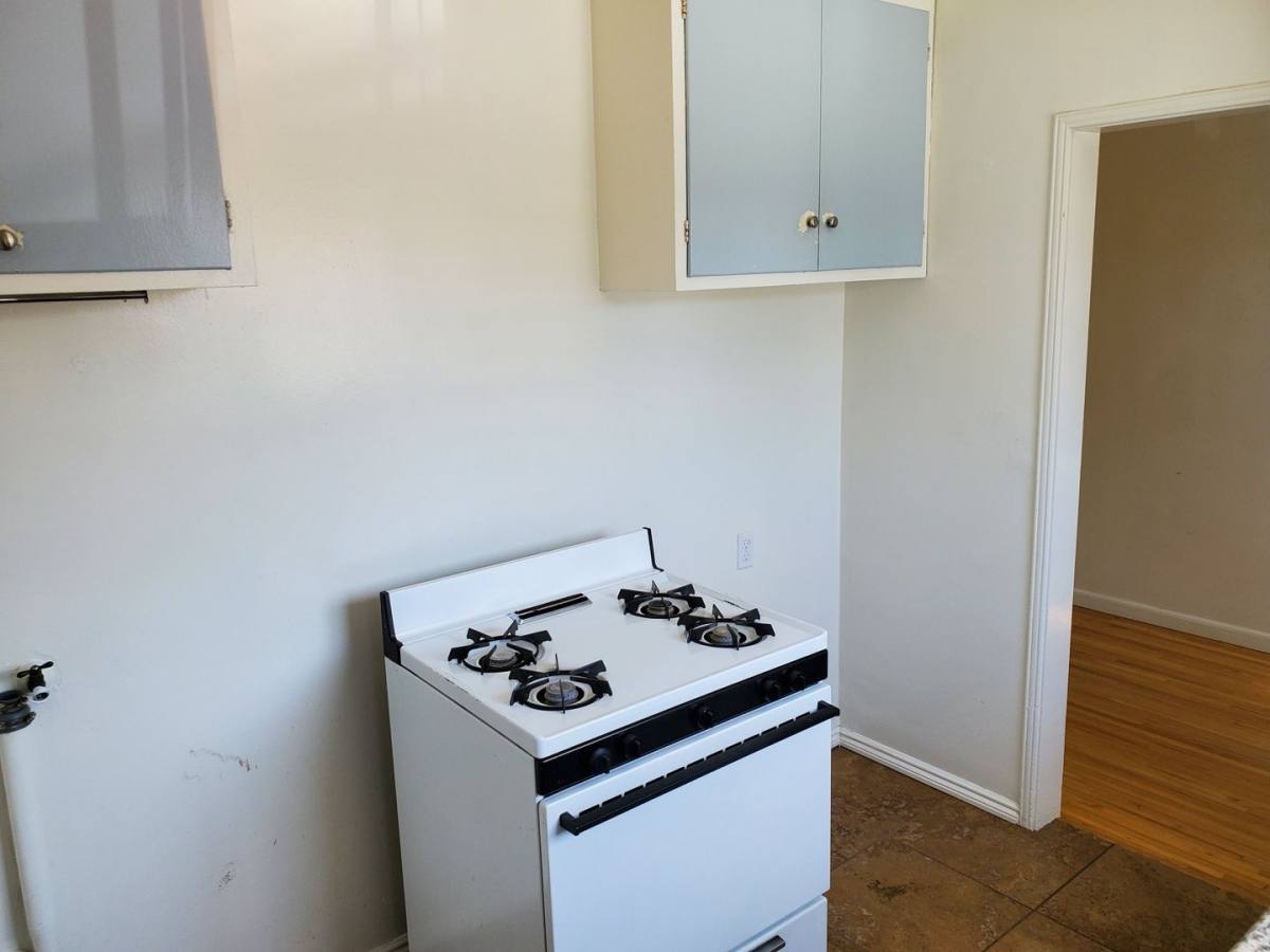 Apartment for rent at 11030-36 Venice Blvd 3801-11 Tilden Ave, Culver City, CA 90230
