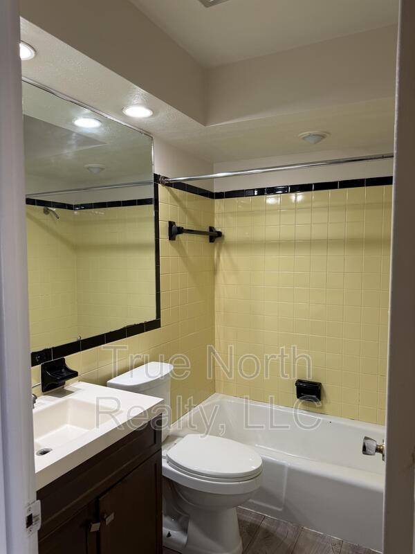 Apartment for rent at 2918 Cleveland Ave #B, Columbus, OH 43224