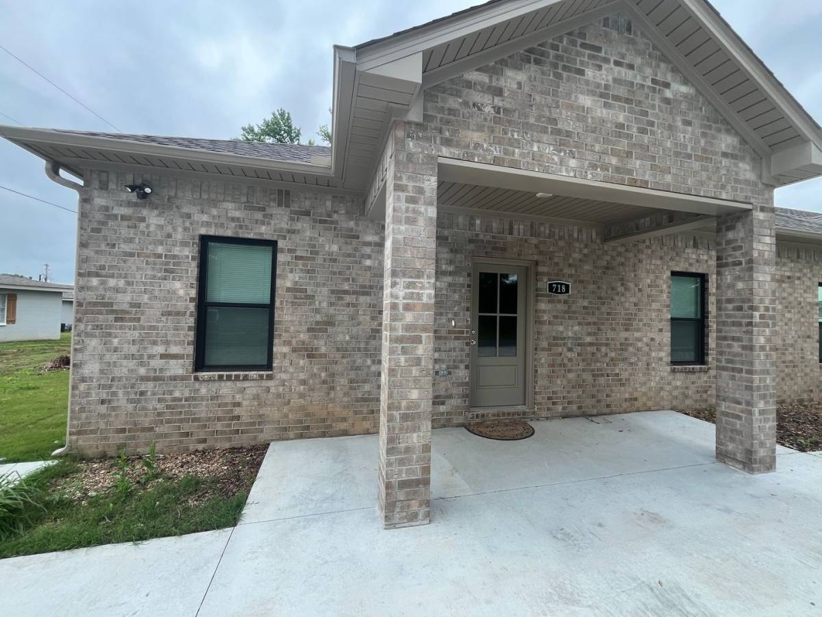 Apartment for rent at 714 718 S Spring St, Jacksonville, AR 72076