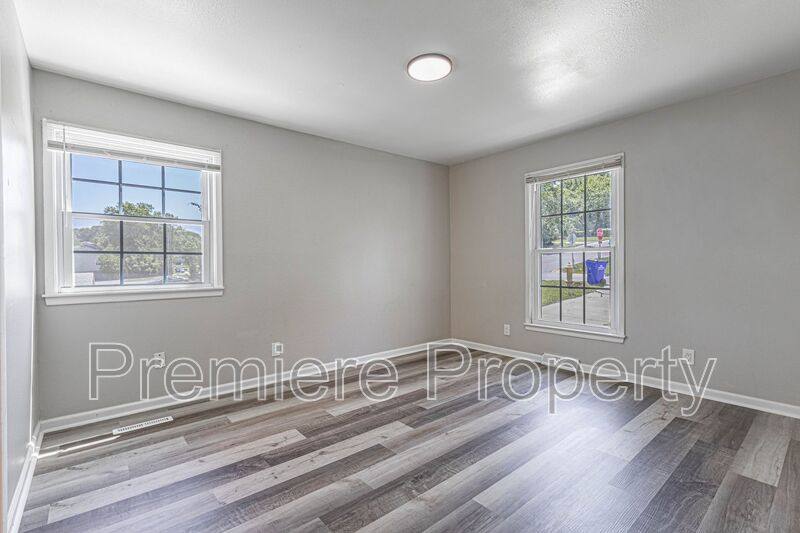 Townhouse for rent at 3910 E 123rd Terrace #B, Grandview, MO 64030