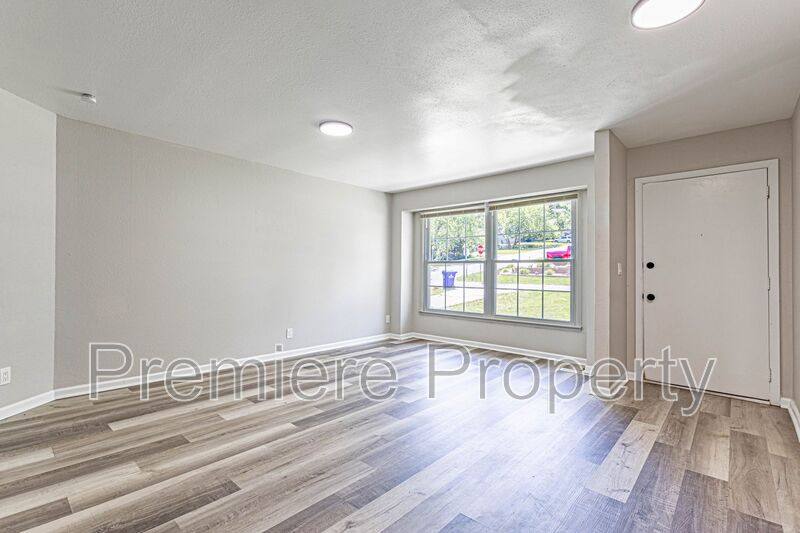 Townhouse for rent at 3910 E 123rd Terrace #B, Grandview, MO 64030