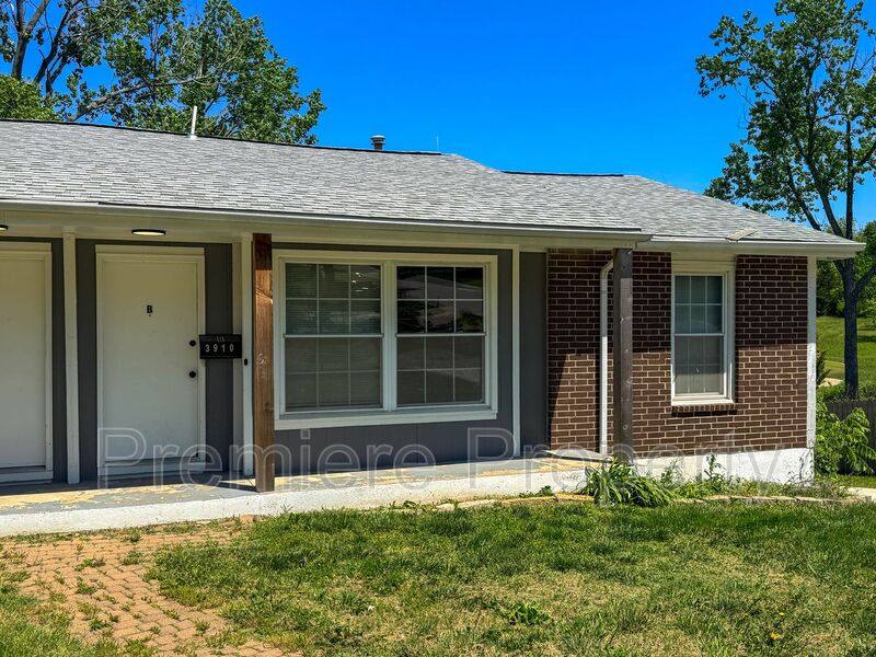 Townhouse for rent at 3910 E 123rd Terrace #B, Grandview, MO 64030