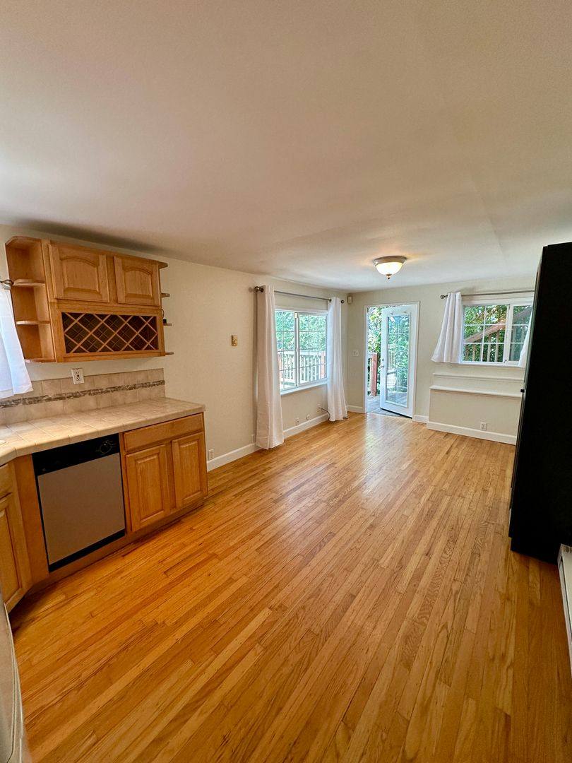Apartment for rent at 49 Los Gatos Blvd, Los Gatos, CA 95030