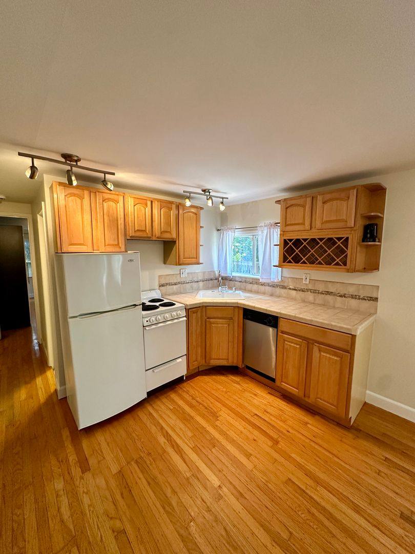 Apartment for rent at 49 Los Gatos Blvd, Los Gatos, CA 95030