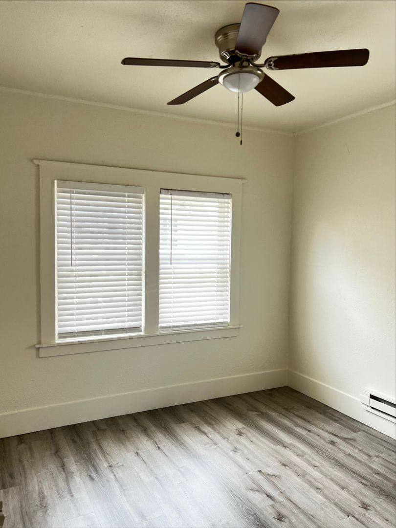 Apartment for rent at 920 N Washington Place, Long Beach, CA 90813