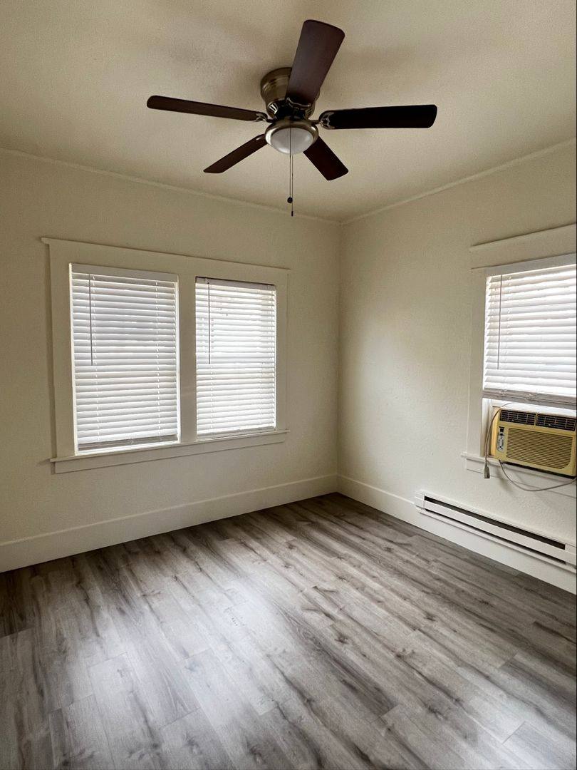 Apartment for rent at 920 N Washington Place, Long Beach, CA 90813