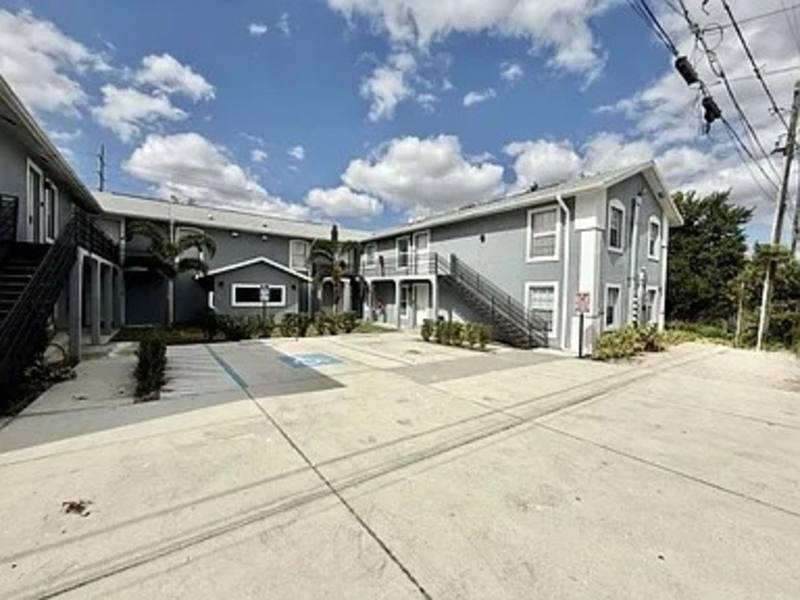 Apartment for rent at 425 F St #2, Lake Wales, FL 33853