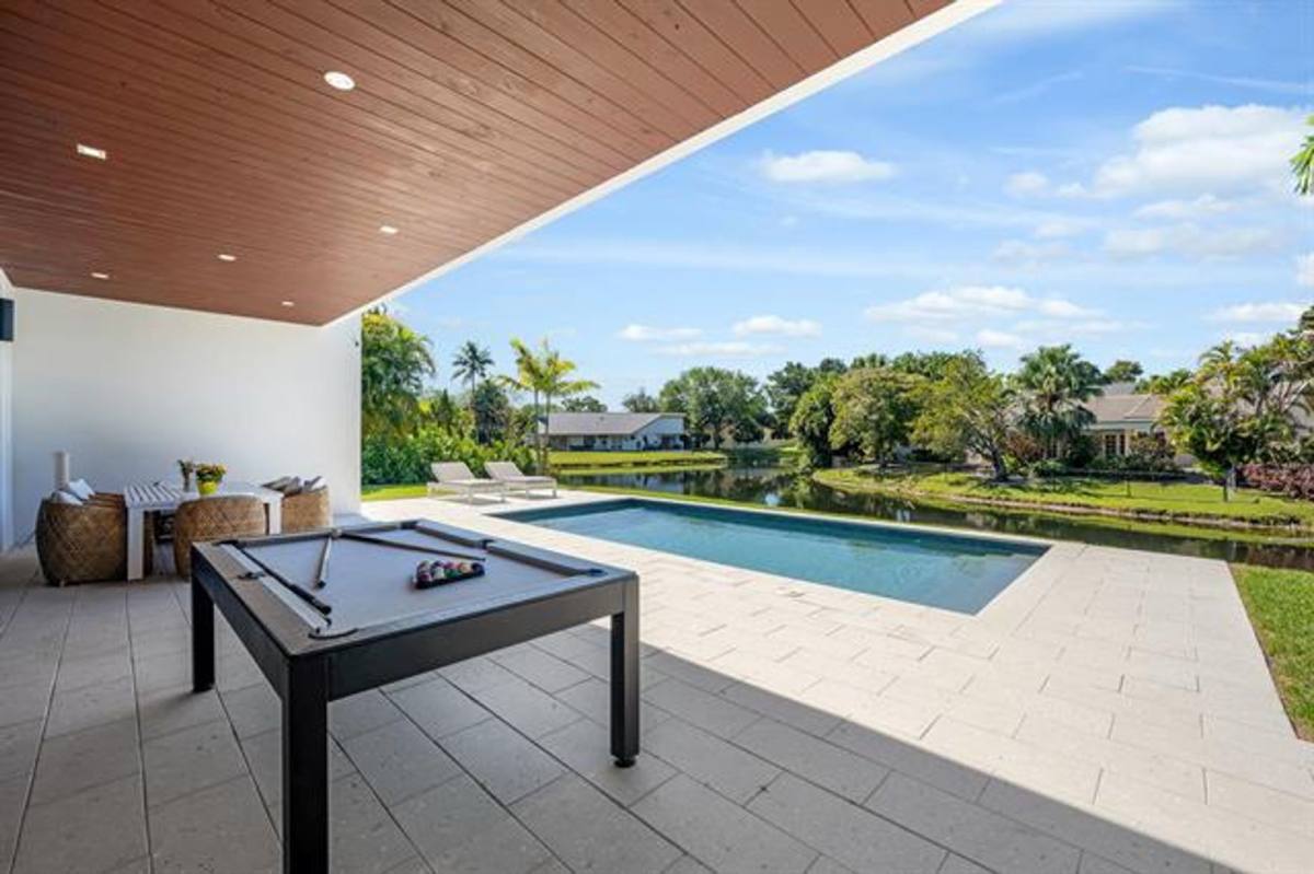 House for rent at 1000 SW 93rd Ave, Fort Lauderdale, FL 33324