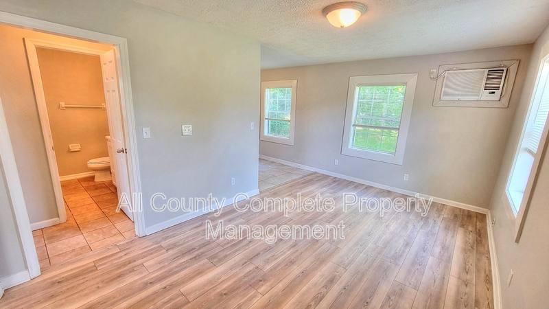 House for rent at 9248 9th Ave, Jacksonville, FL 32208