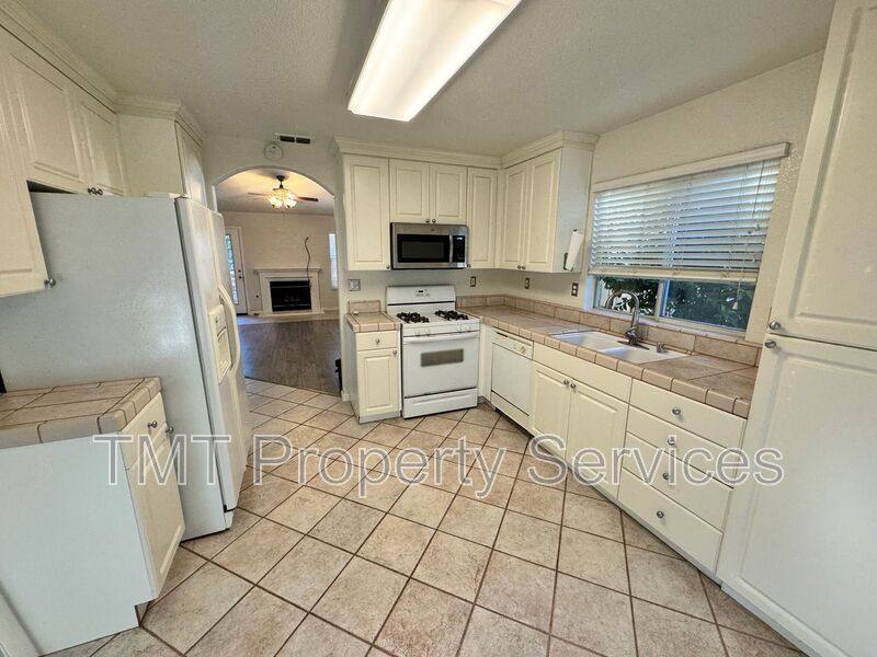 House for rent at 204 Sapphire Court, Roseville, CA 95678
