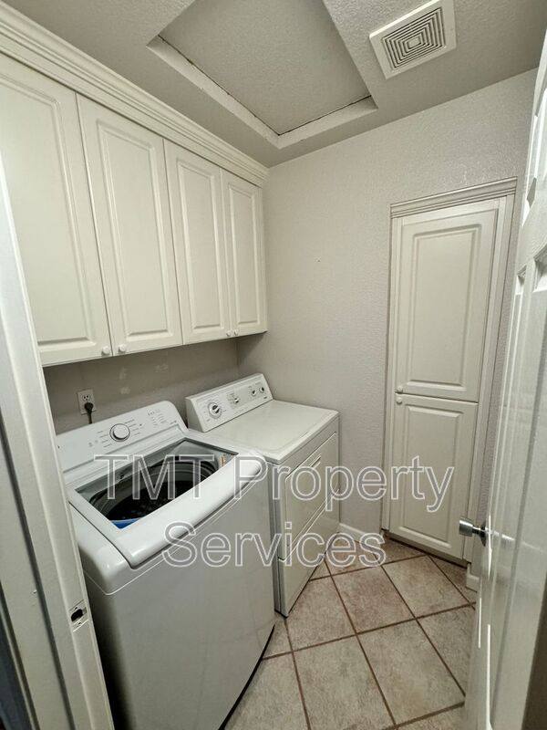 House for rent at 204 Sapphire Court, Roseville, CA 95678