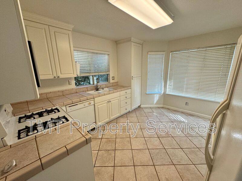 House for rent at 204 Sapphire Court, Roseville, CA 95678