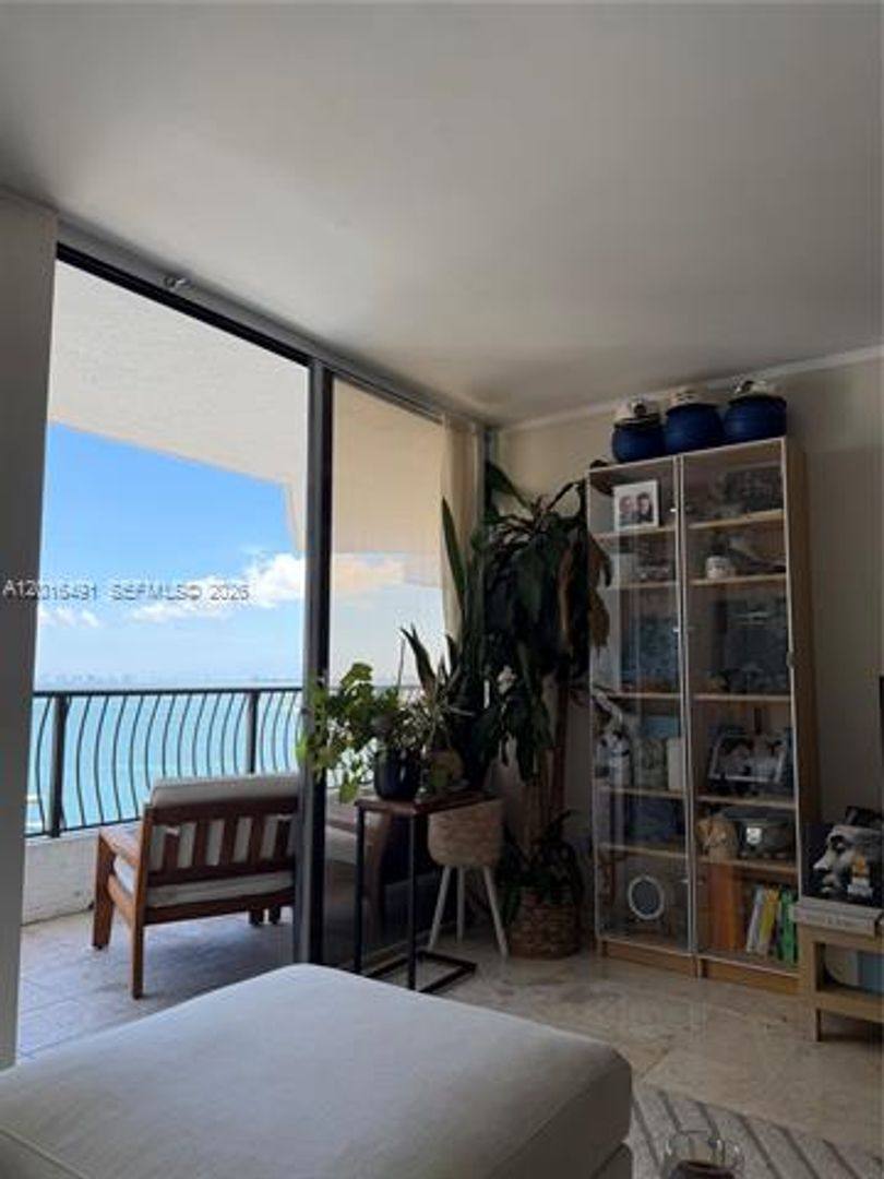 Apartment for rent at 555 NE 15th St, Miami, FL 33132