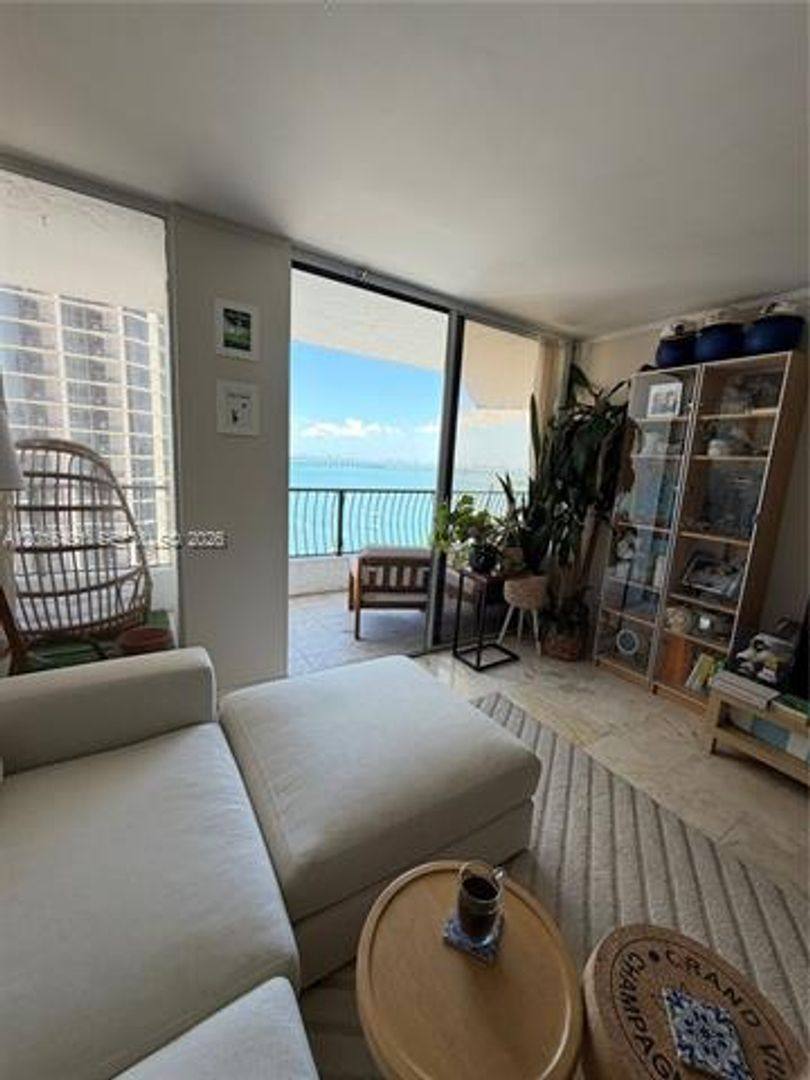 Apartment for rent at 555 NE 15th St, Miami, FL 33132