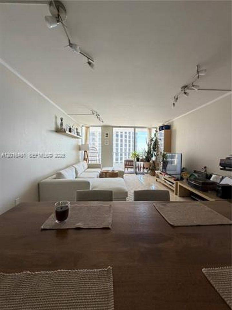 Apartment for rent at 555 NE 15th St, Miami, FL 33132