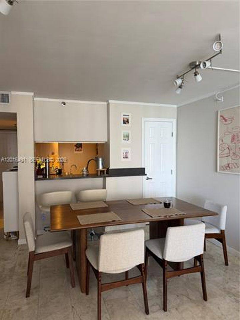 Apartment for rent at 555 NE 15th St, Miami, FL 33132