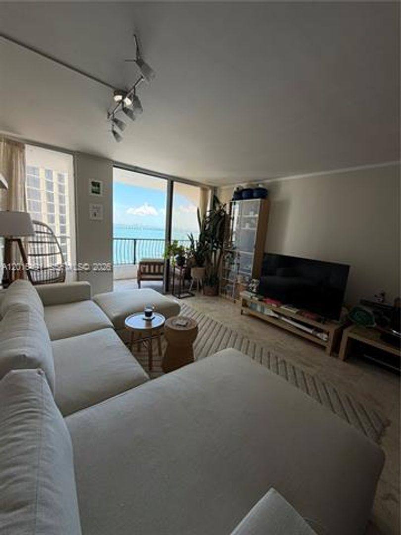 Apartment for rent at 555 NE 15th St, Miami, FL 33132