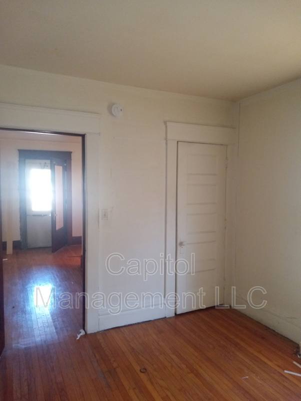 Apartment for rent at 1016 N Capitol Ave #1, Lansing, MI 48906