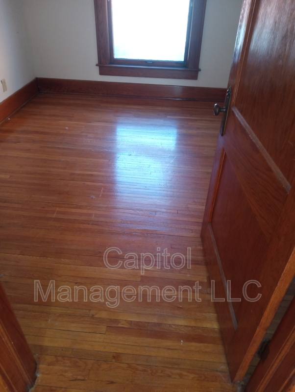 Apartment for rent at 605 S Grand Ave #2, Lansing, MI 48933