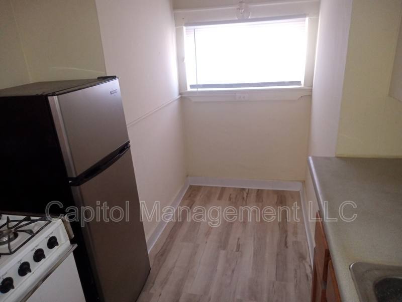 Apartment for rent at 917 Seymour Ave #3, Lansing, MI 48906