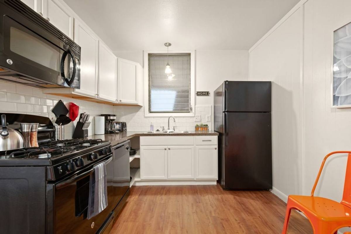 Apartment for rent at 302 E 30th, Austin, TX 78705