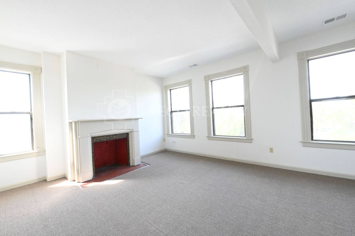 Apartment for rent at 60-66 Main St, Hartford, CT 06106