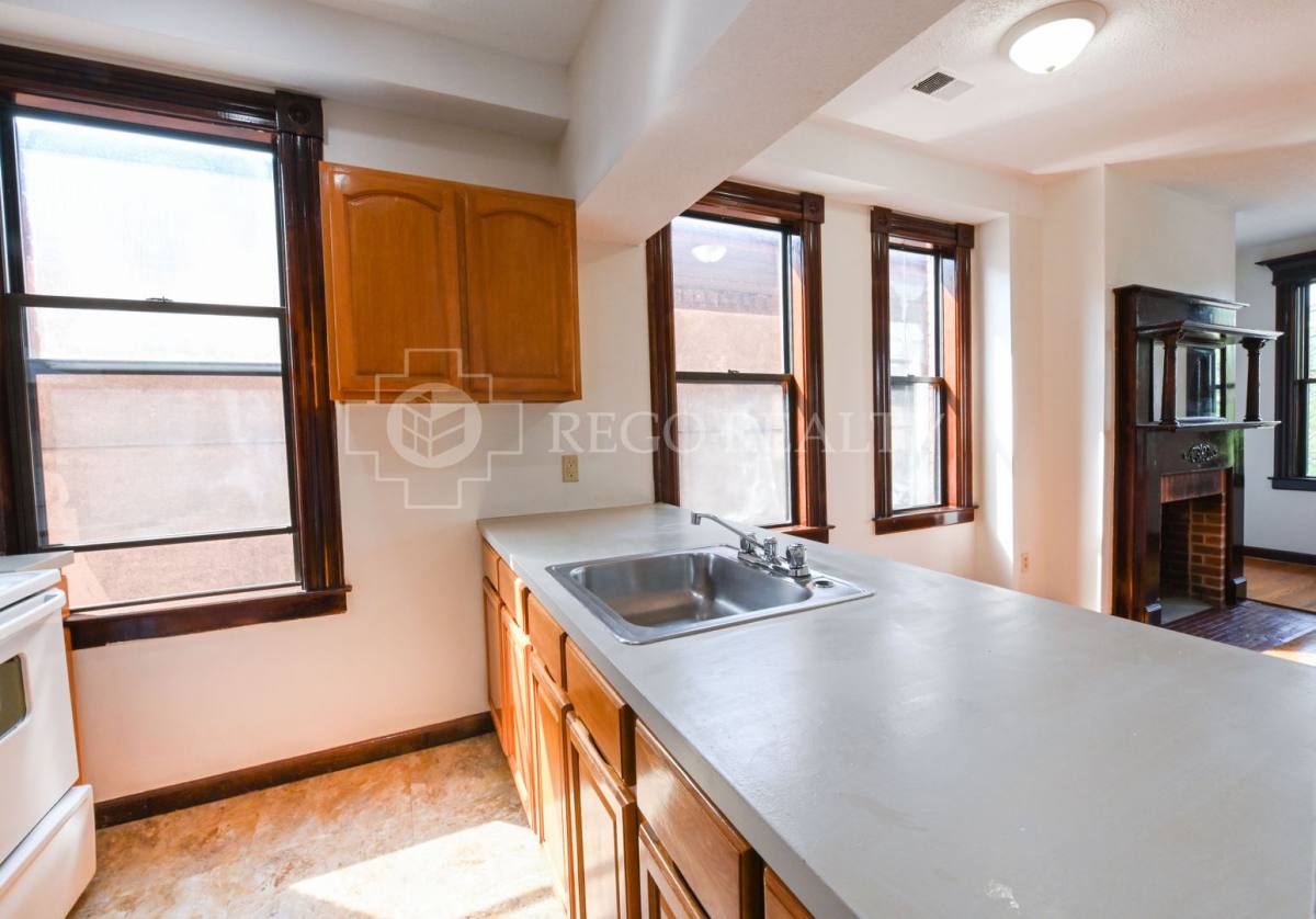 Apartment for rent at 60-66 Main St, Hartford, CT 06106