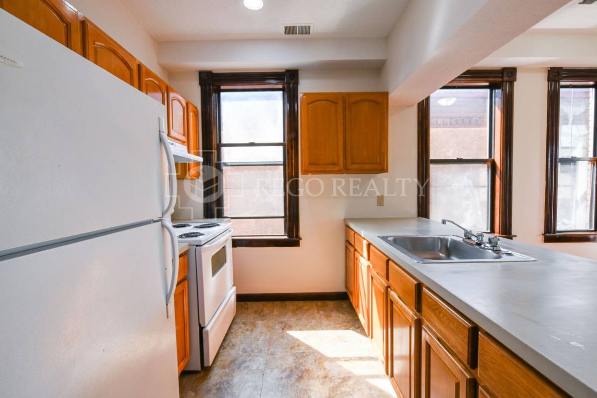 Apartment for rent at 60-66 Main St, Hartford, CT 06106