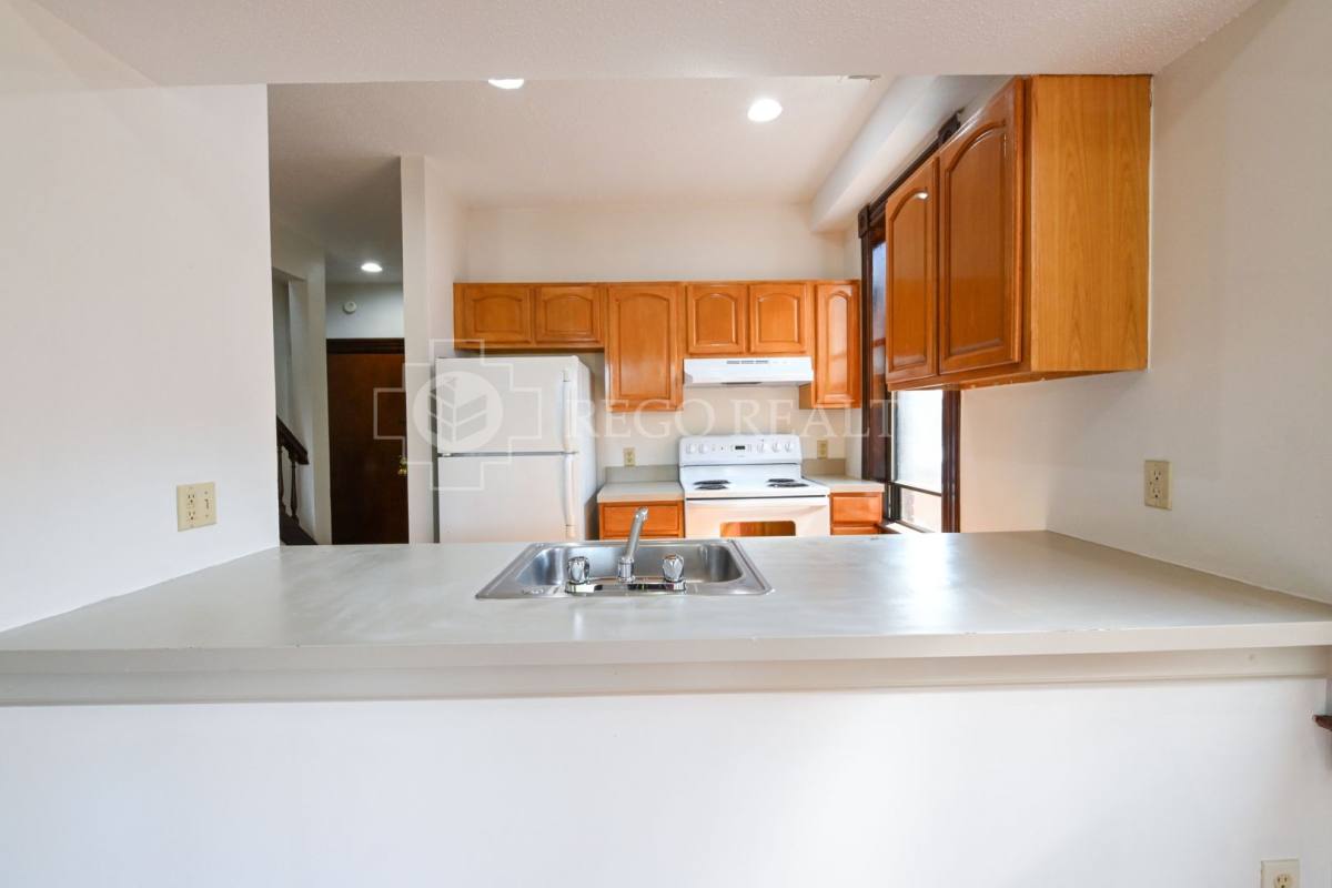 Apartment for rent at 60-66 Main St, Hartford, CT 06106