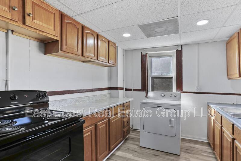 Townhouse for rent at 218 N College St, Martinsburg, WV 25401