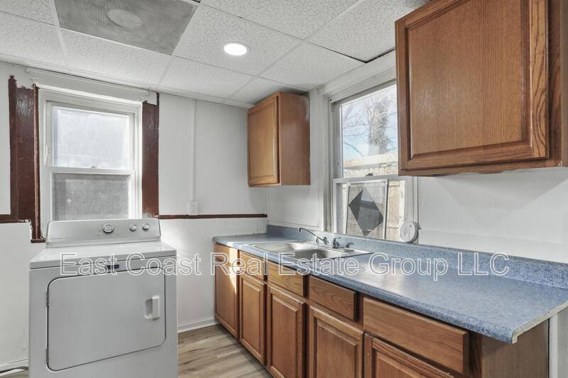 Townhouse for rent at 218 N College St, Martinsburg, WV 25401
