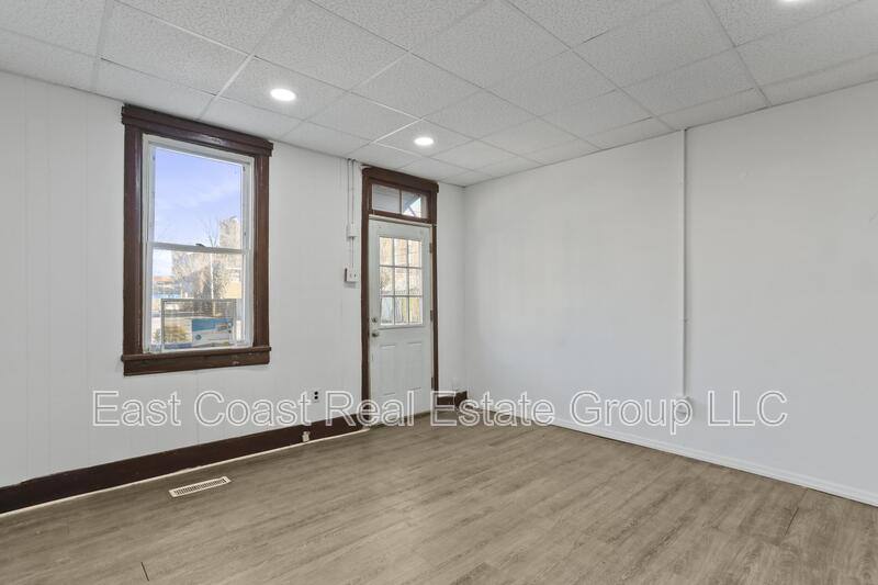 Townhouse for rent at 218 N College St, Martinsburg, WV 25401