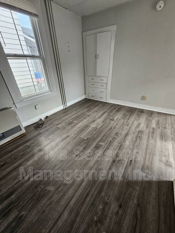 Apartment for rent at 19 Grant St #3, Burlington, VT 05401
