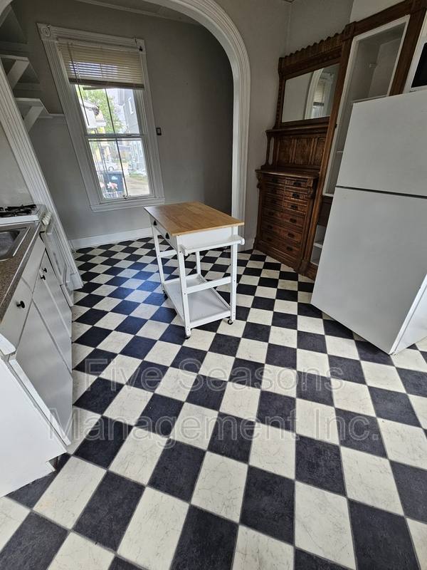 Apartment for rent at 19 Grant St #3, Burlington, VT 05401