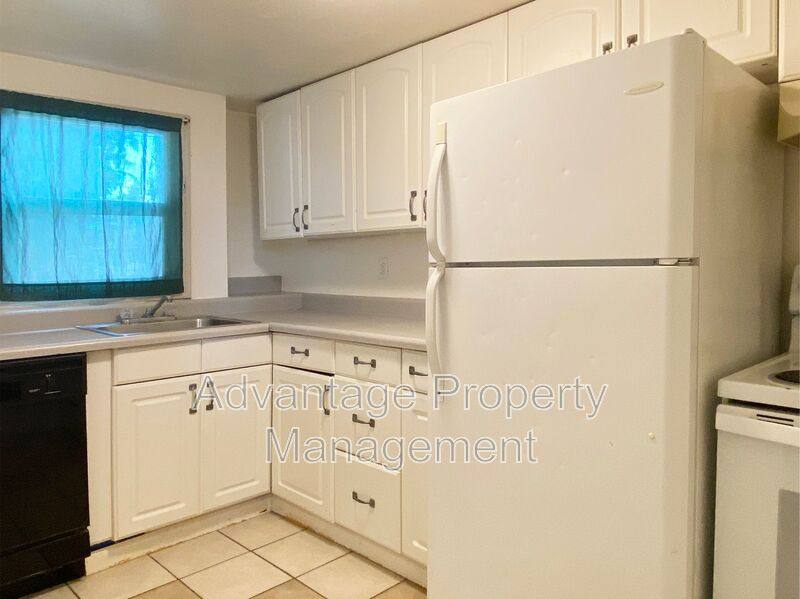 Apartment for rent at 324 Calapooia St SW #3, Albany, OR 97321