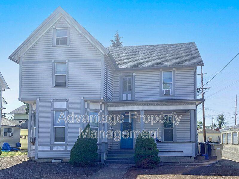Apartment for rent at 324 Calapooia St SW #3, Albany, OR 97321