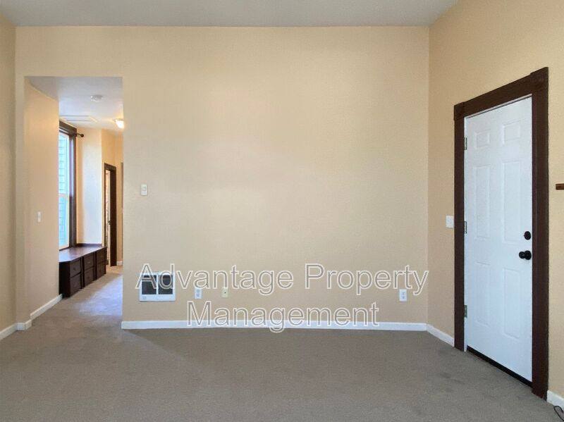 Apartment for rent at 324 Calapooia St SW #3, Albany, OR 97321