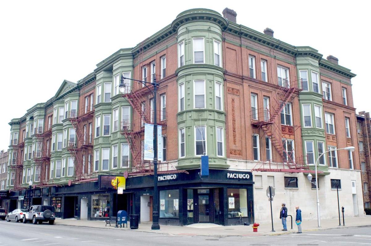 Apartment for rent at 3241 N Broadway St, Chicago, IL 60657