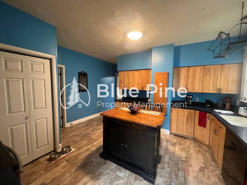 House for rent at 284 S Ridge Ave, Idaho Falls, ID 83402