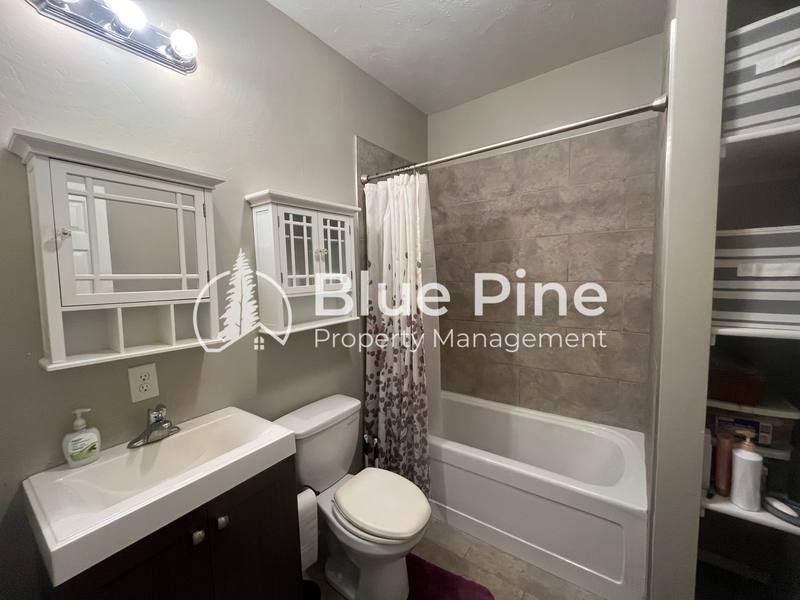 House for rent at 284 S Ridge Ave, Idaho Falls, ID 83402
