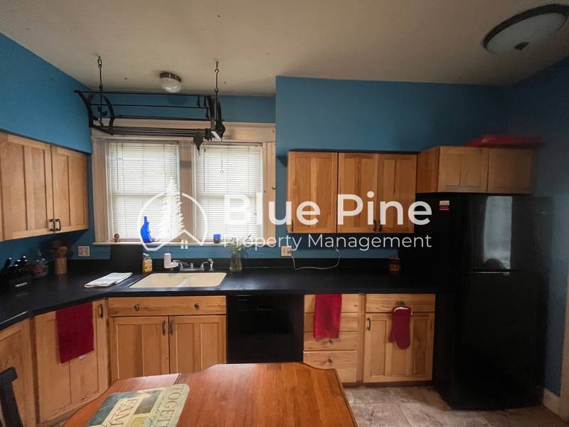 House for rent at 284 S Ridge Ave, Idaho Falls, ID 83402