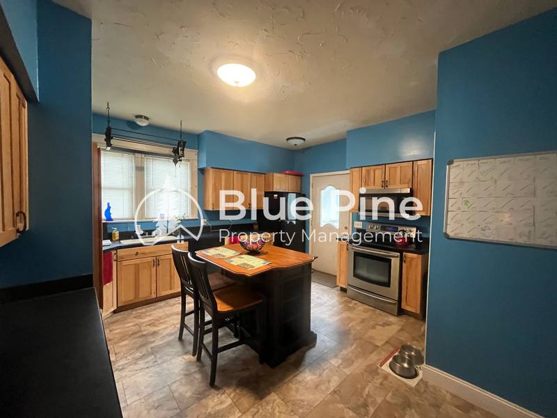 House for rent at 284 S Ridge Ave, Idaho Falls, ID 83402