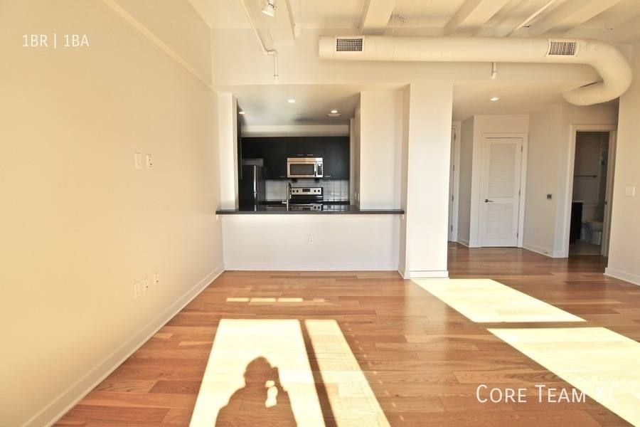 Condo for rent at 217 W Pershing Rd, Kansas City, MO 64108