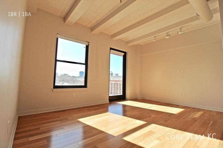 Condo for rent at 217 W Pershing Rd, Kansas City, MO 64108