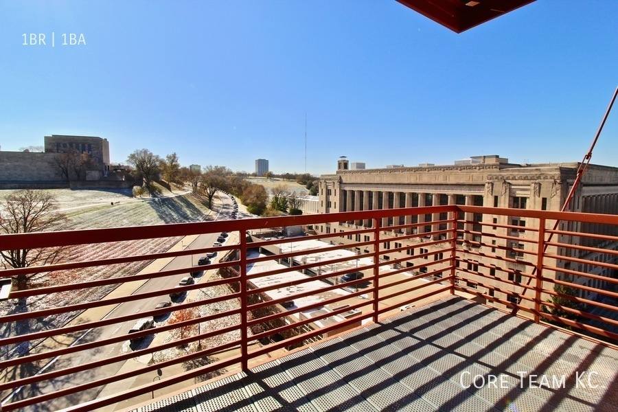 Condo for rent at 217 W Pershing Rd, Kansas City, MO 64108