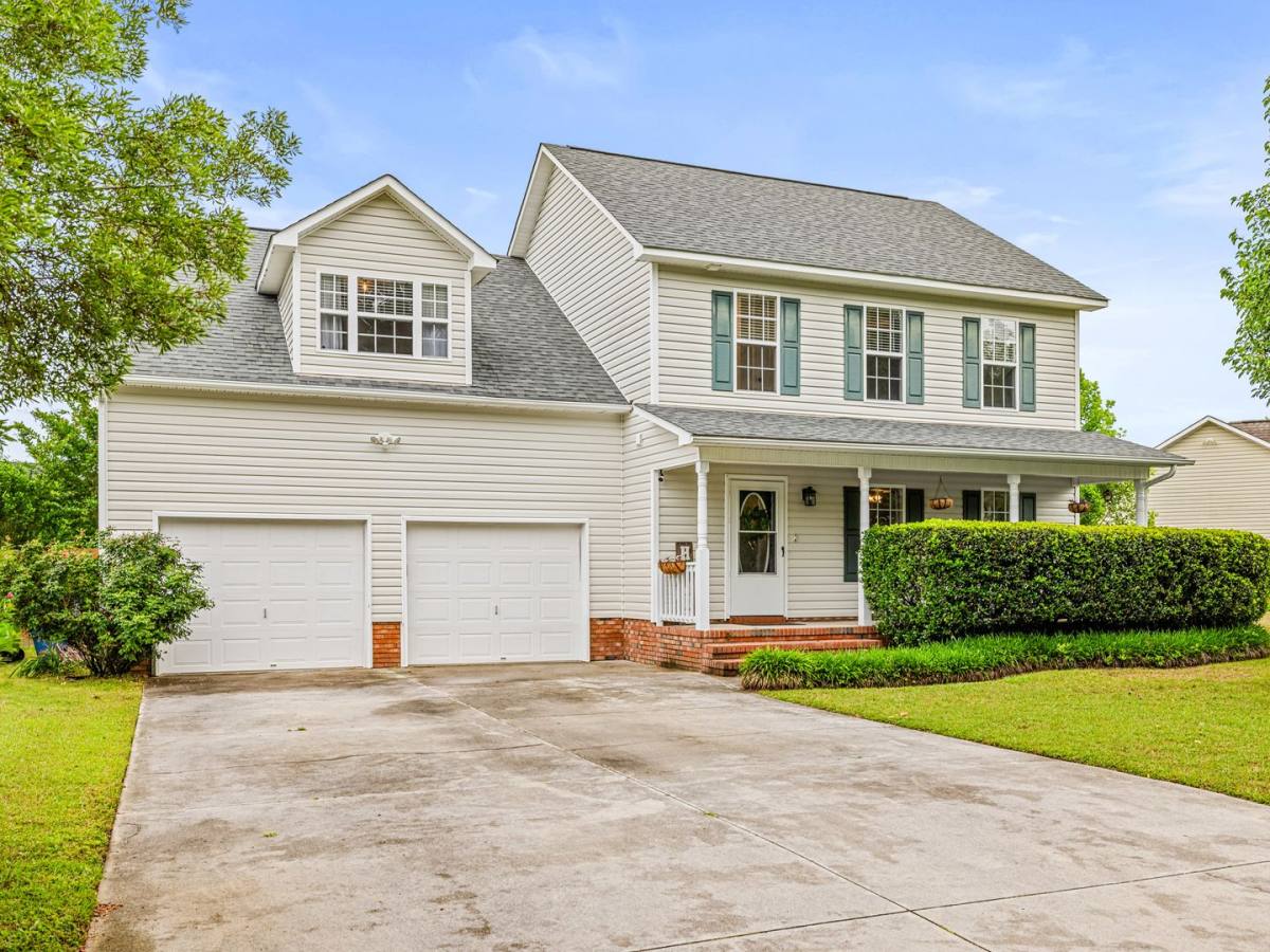 House for rent at 221 Yearling Loop, Jacksonville, NC 28540
