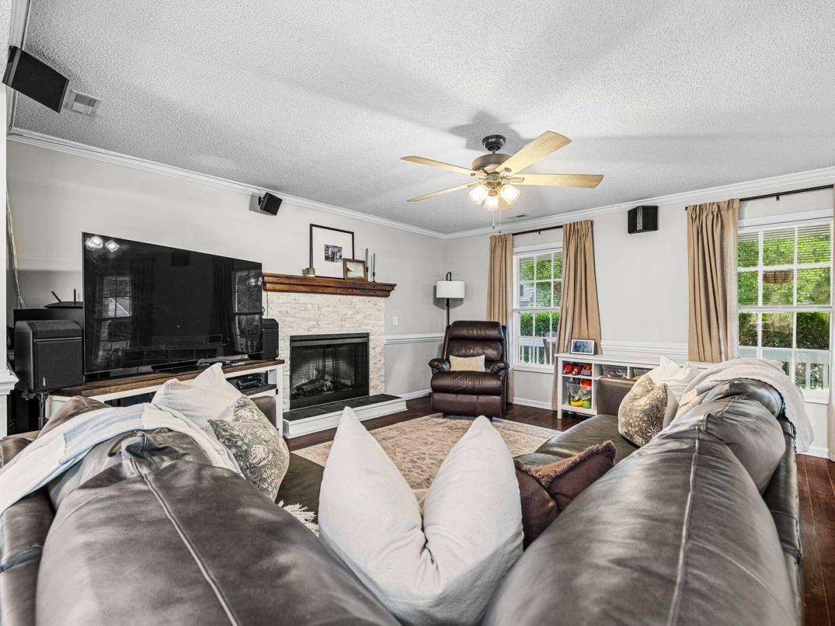 House for rent at 221 Yearling Loop, Jacksonville, NC 28540