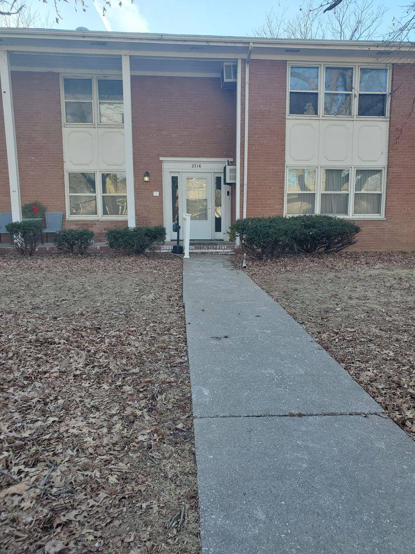 Apartment for rent at 2716 34th St, Rock Island, IL 61201