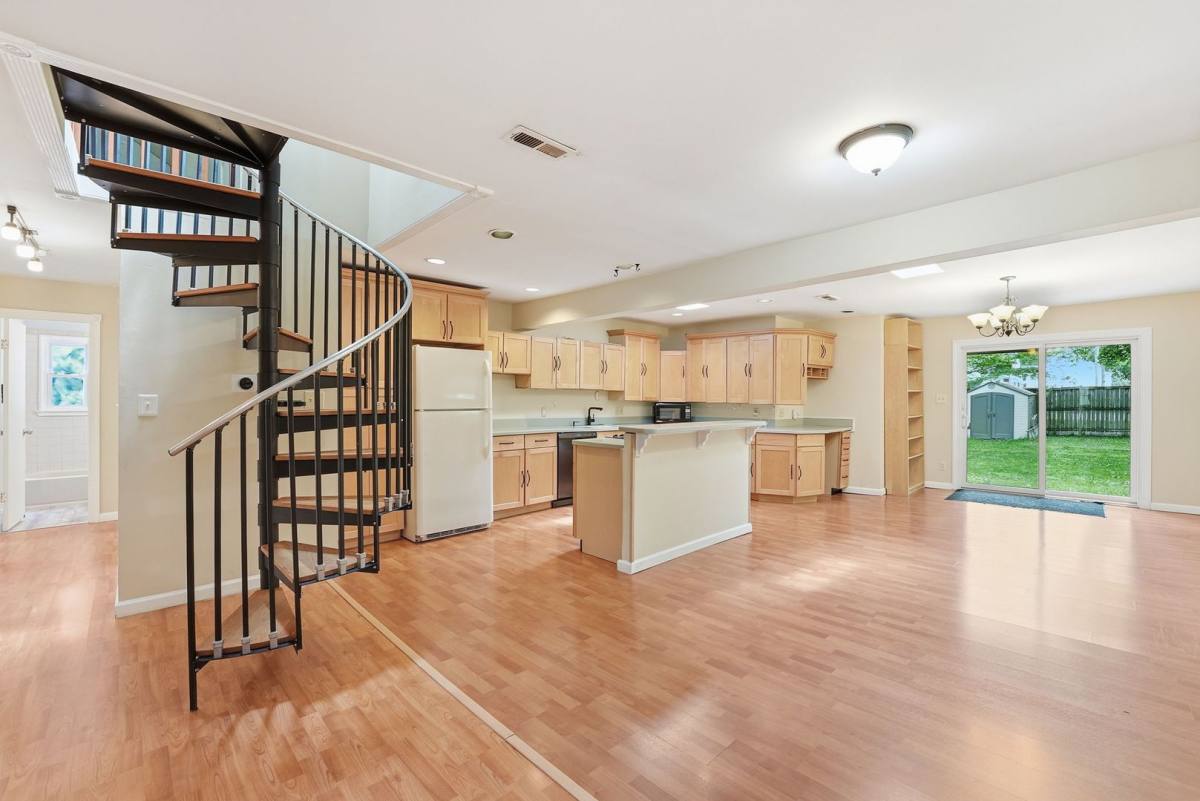 House for rent at 7605 Fisher Dr, Falls Church, VA 22043