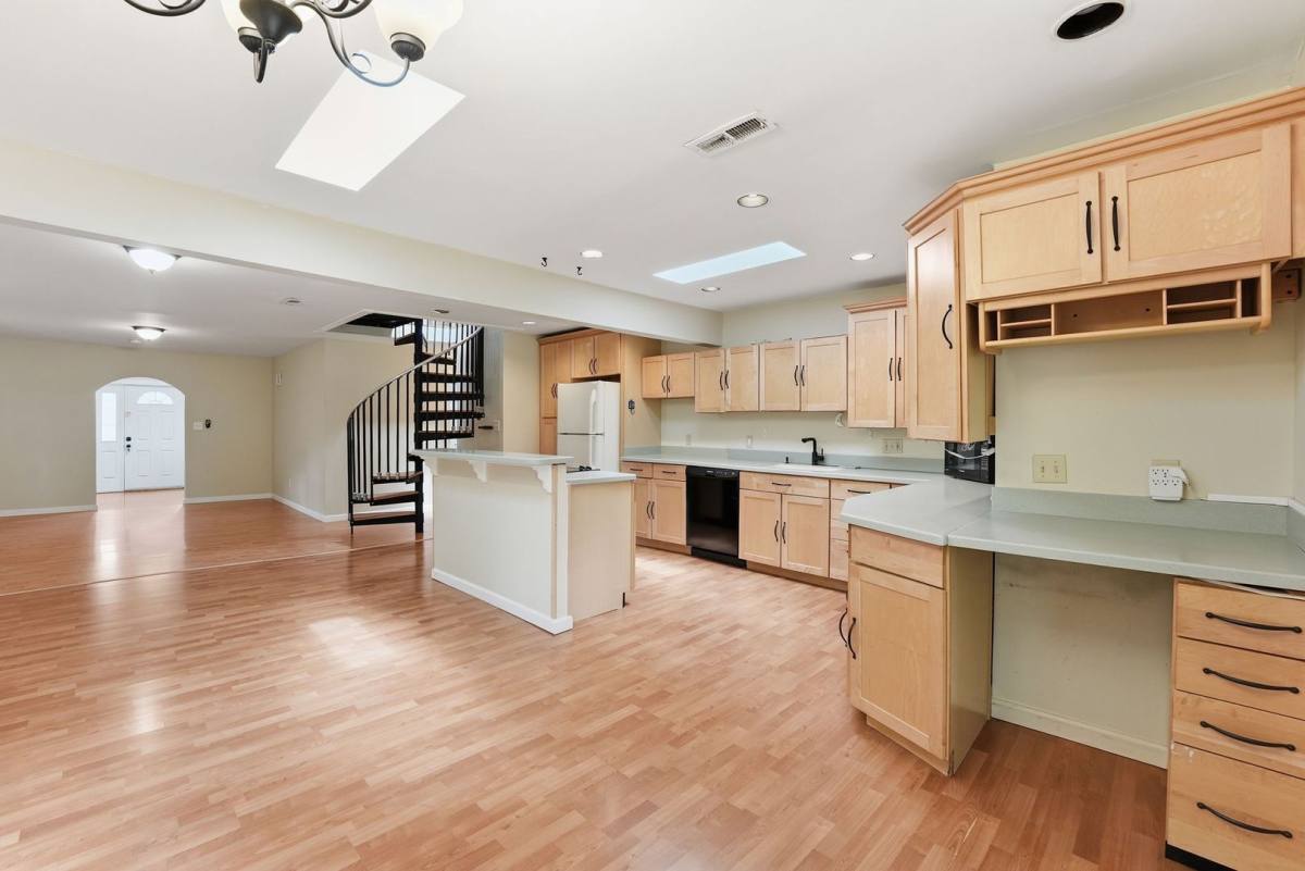 House for rent at 7605 Fisher Dr, Falls Church, VA 22043